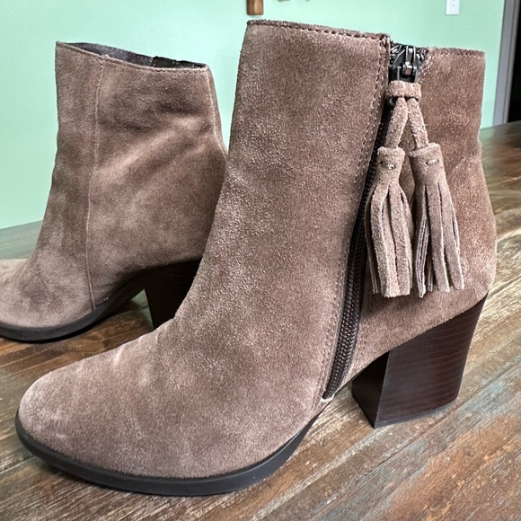 BORN Ervine Tassle Suede/Leather Boot Size 6 Worn 1x - Picture 2 of 13